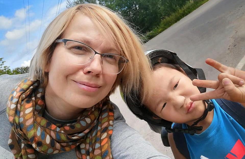 «Аюра любят все вокруг»: Московская мама бурятского мальчика рассказала об его усыновлении и растрогала соцсети